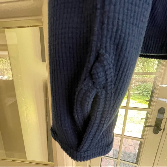 Vineyard Vines M - Picture 2 of 7